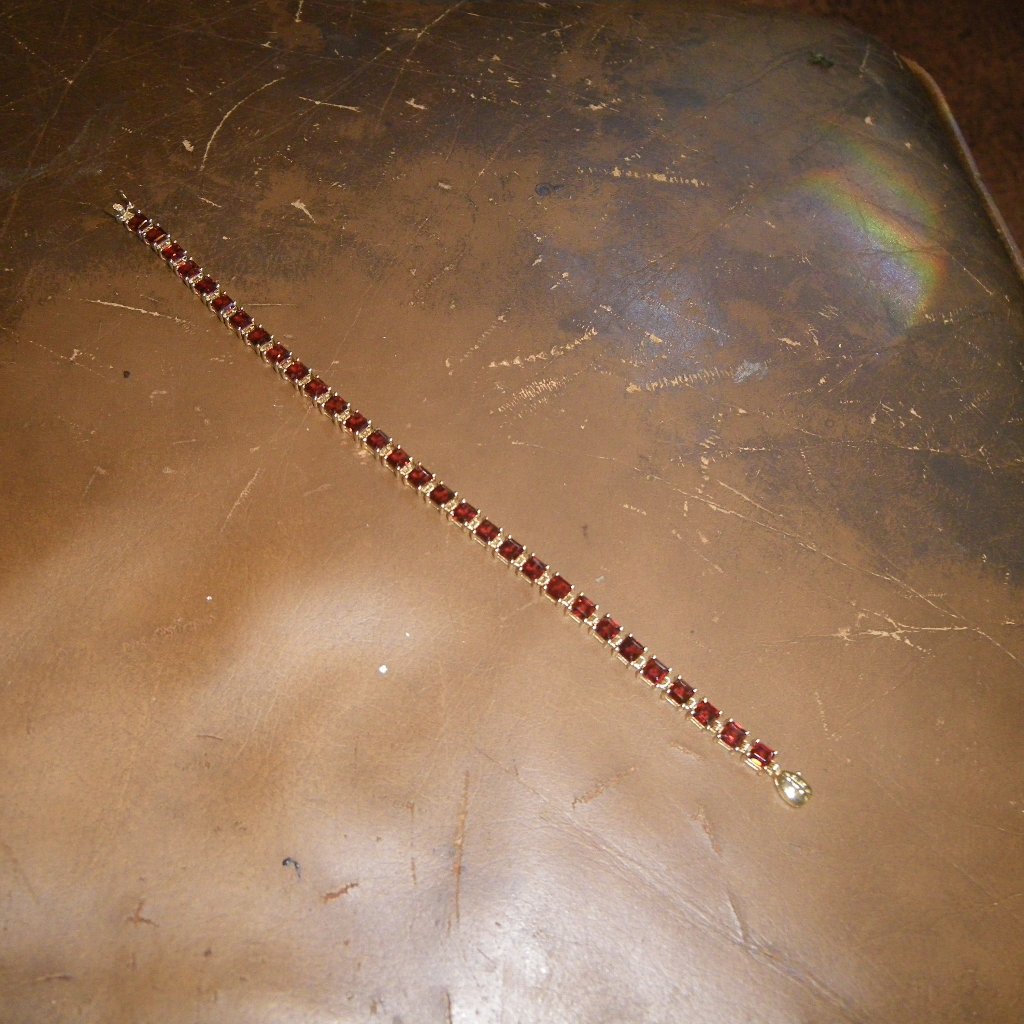 Vintage Women's 14k Gold & Garnet Gemstone Bracelet